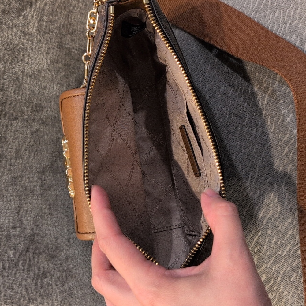 Michael Kors Empire Logo Parker Large Multi-Function Crossbody - Picture 9 of 17